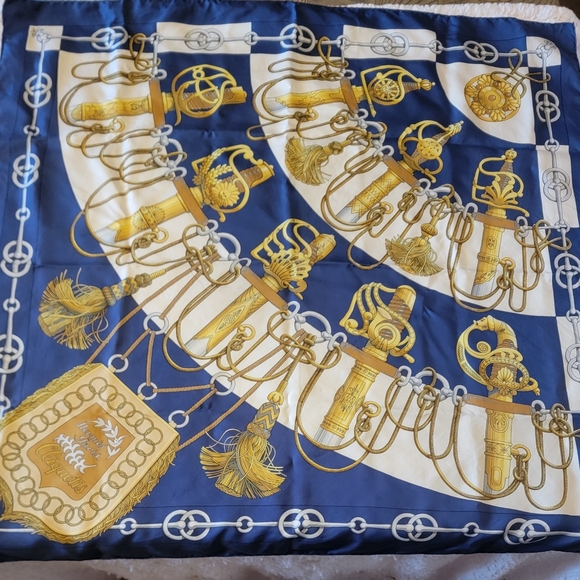 Hermes Cliquetis Vintage Silk Scarf - Picture 4 of 15